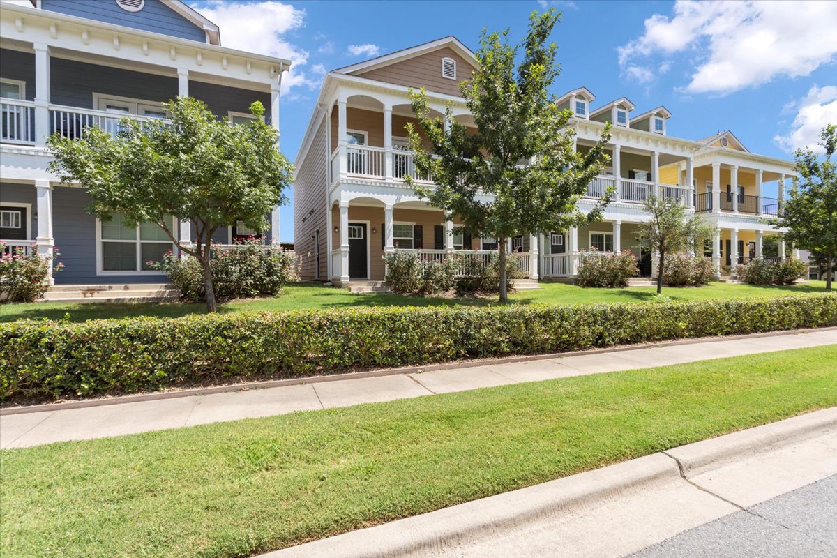 327 North Woods Street - 1