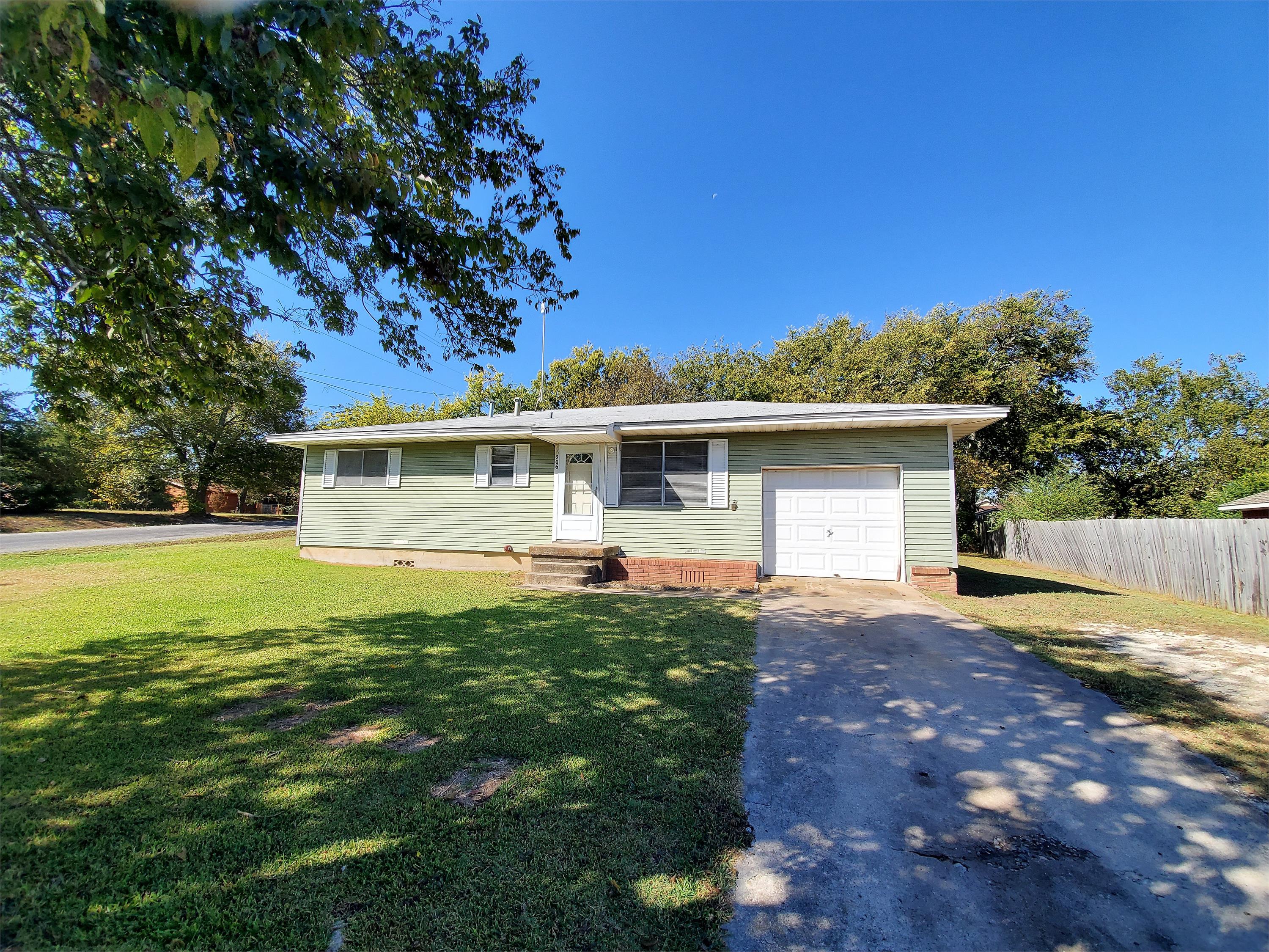 206 S Eubanks